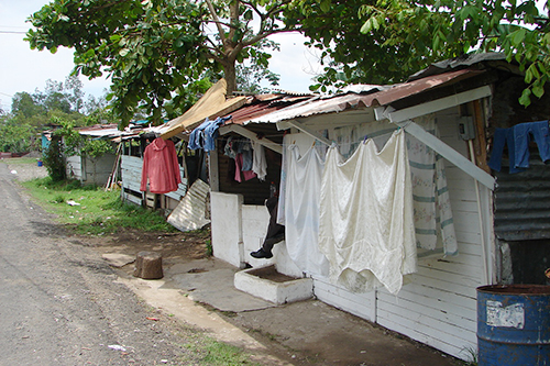 Conjunto de viviendas marginales de la comunidad.