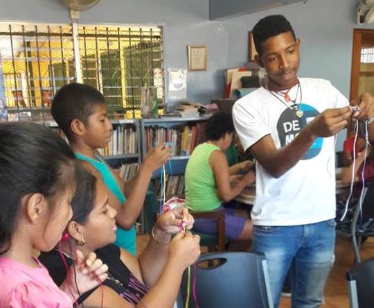 Jóvenes de Las Mañanitas hacen su servicio social en el Centro